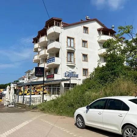 Homestay Lapina & Restaurant