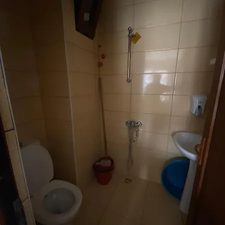 בית אירוח Lapina & Restaurant