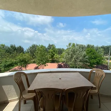 Lapina & Restaurant *