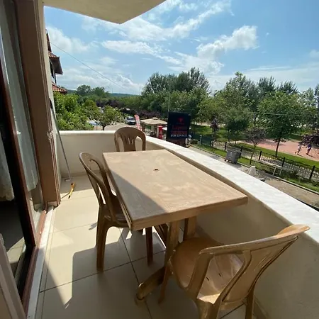 Homestay Lapina & Restaurant