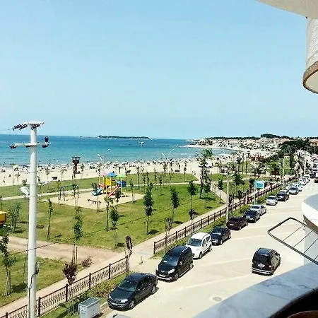 Lapina & Restaurant בית אירוח